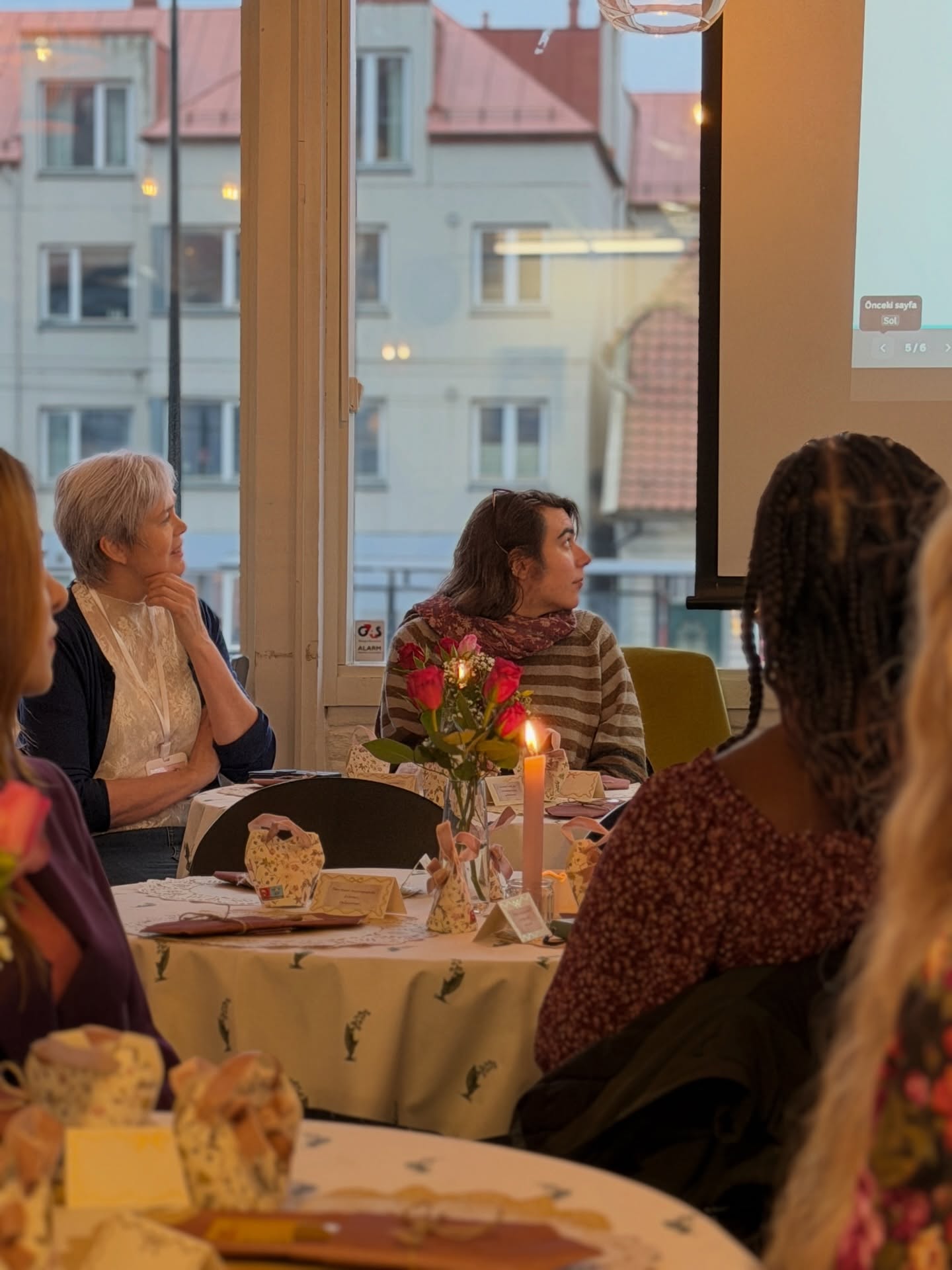 Kvinnemiddag – Kvinnedagen i Bergen – bilde 3