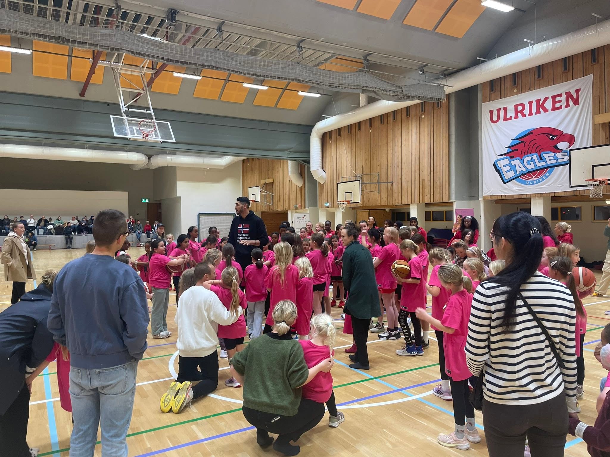 Girls Got Game – med NBA-stjernen Enes Freedom – bilde 22
