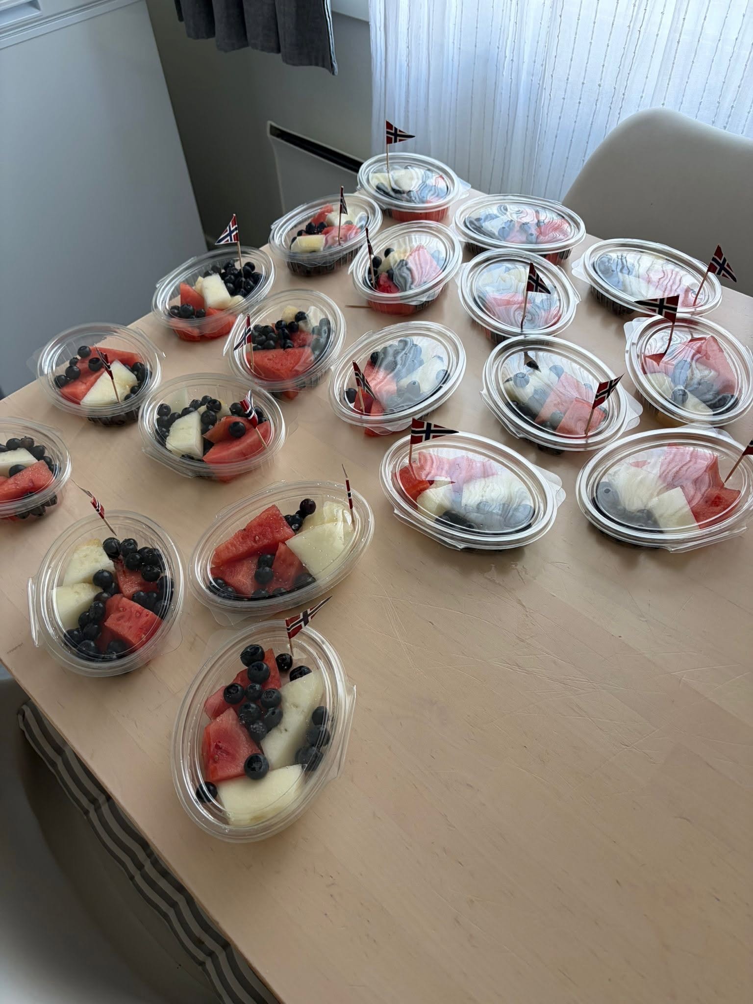 17. mai – gavepakker til naboer – bilde 9