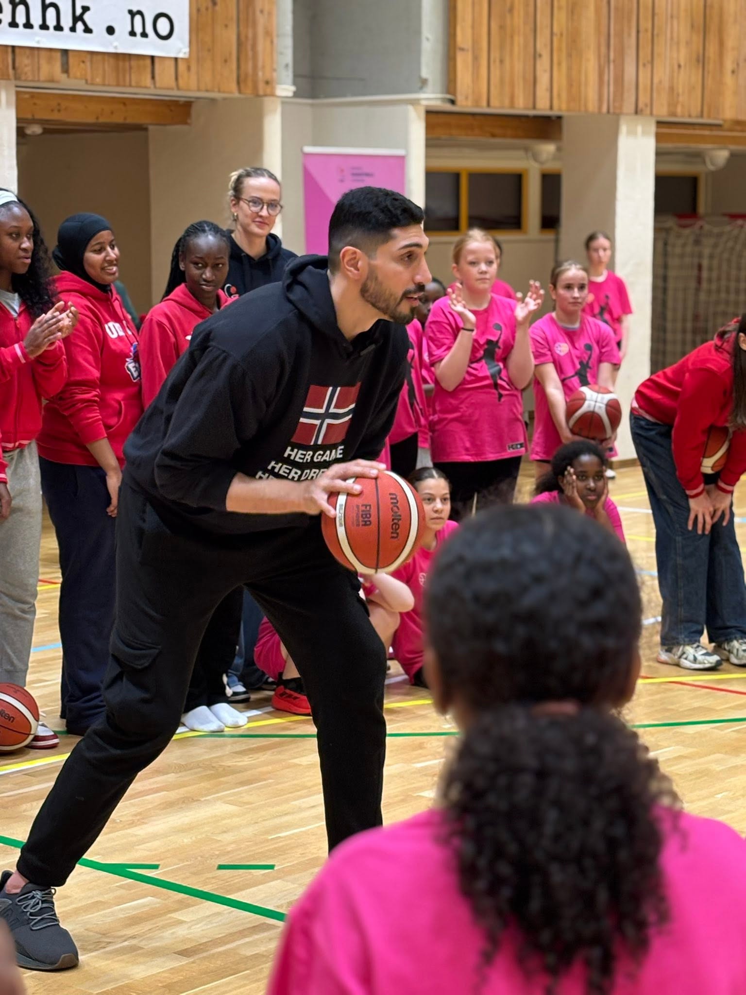 Girls Got Game – med NBA-stjernen Enes Freedom – bilde 17