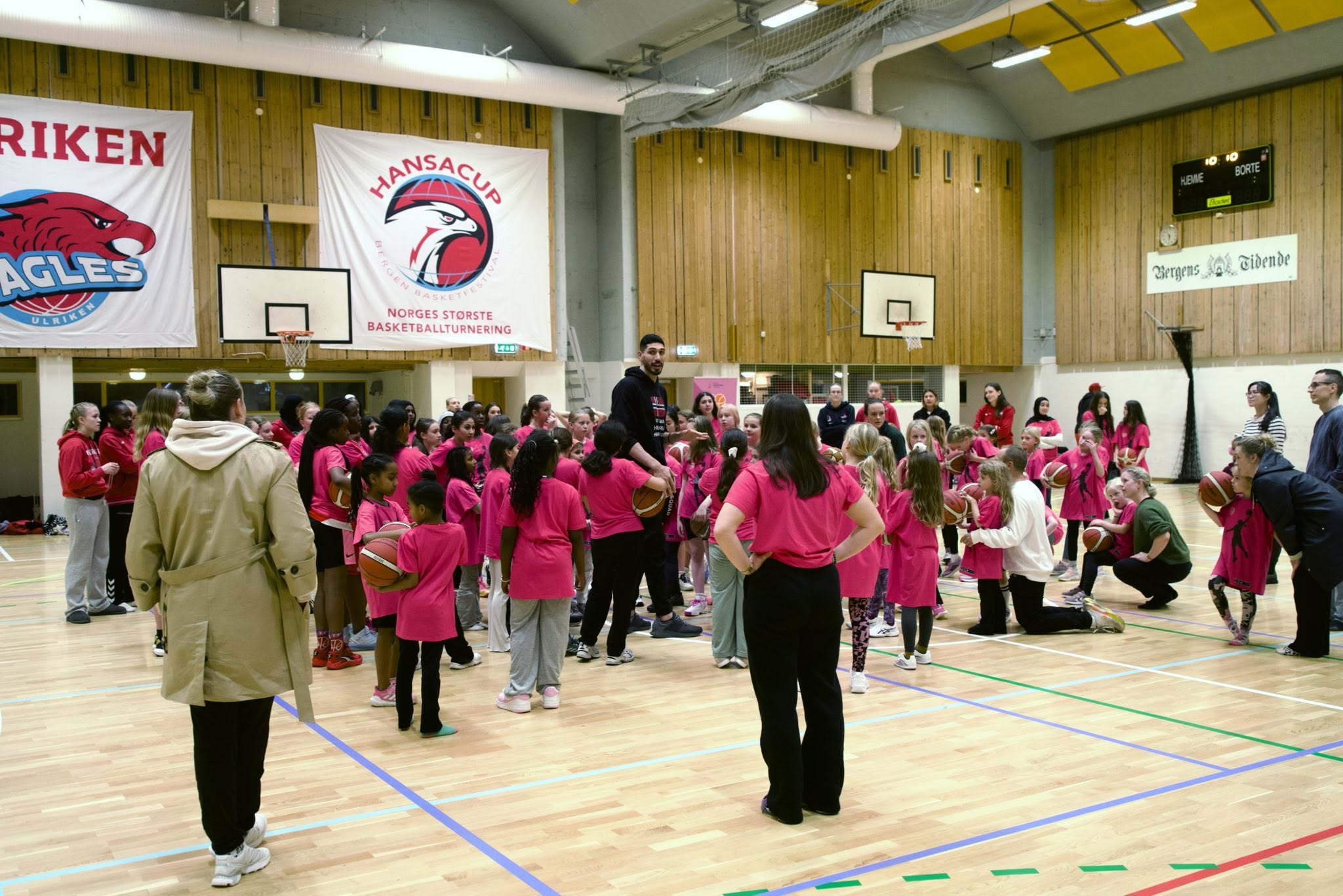 Girls Got Game – med NBA-stjernen Enes Freedom – bilde 14